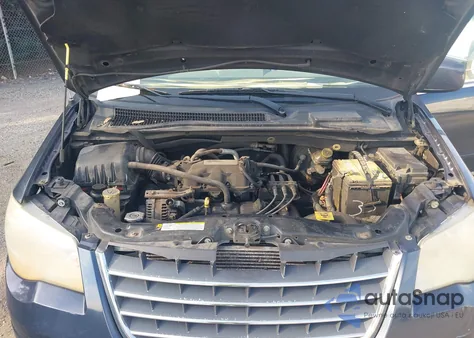 2008 Chrysler Town & Country Touring z USA, uszkodzony, nr VIN 2A8HR54P08R759786